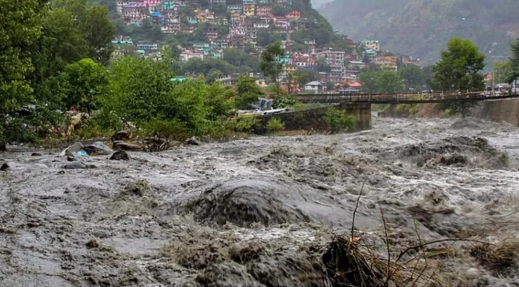 Himachal में मौत का तांडव, बादल फटने से 20 से अ‎धिक लोगों की गई जान