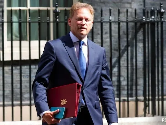 ग्रांट शाप्स बने ब्रिटेन के नए Defense Minister