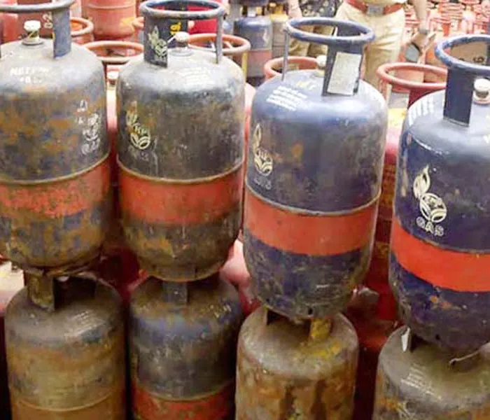 Commercial गैस सिलेंडर 209 रुपए महंगा