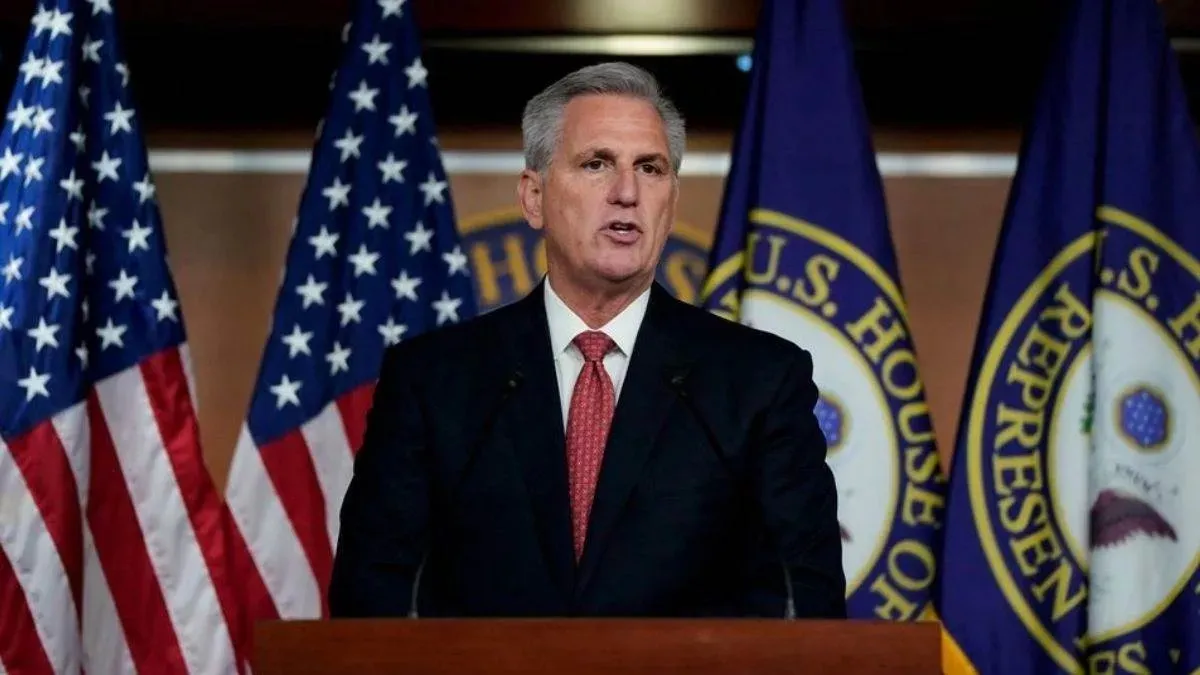 पद से हटाए गए US हाउस स्पीकर केविन मैक्कार्थी, अमेरिकी इतिहास में पहली बार हुआ ऐसा