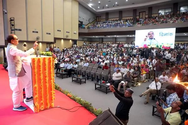 मुख्यमंत्री Chouhan ने 53 हजार करोड़ की 13 हजार परियोजनाओं का किया एक साथ भूमिपूजन और लोकार्पण