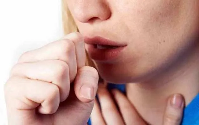 सूखी खांसी से हैं परेशान? जानिए उपाय