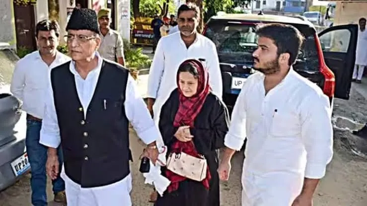 आजम खान का पूरा परिवार 7 साल के लिए सलाखों के पीछे