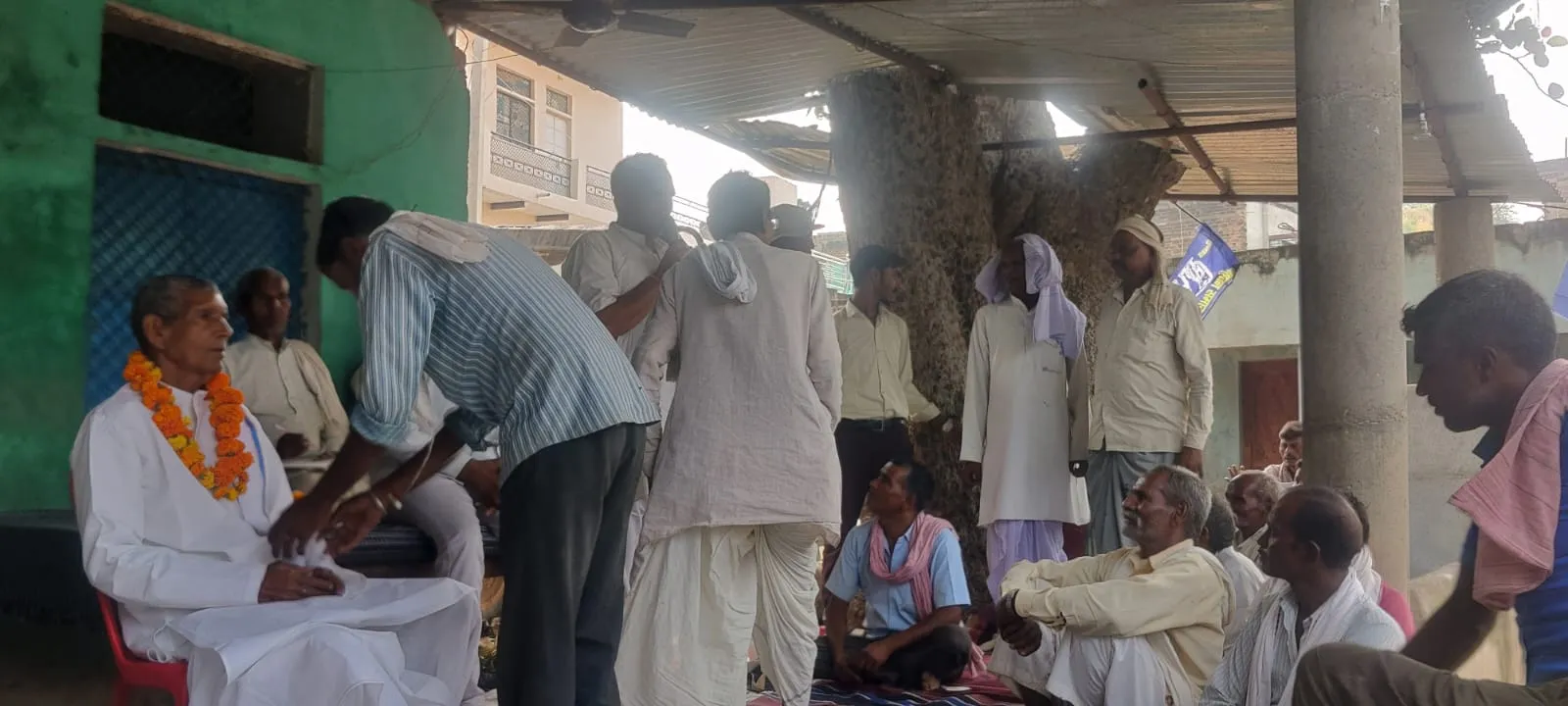 बसपा प्रत्याशी रसाल सिंह को जनसम्पर्क में मिल रहा जन-जन का आशीर्वाद