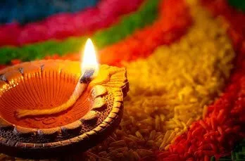 छोटी Diwali आज, जानें पूजन विधि और शुभ मुहूर्त