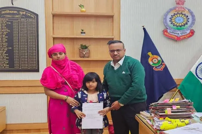7 वर्ष की अंजनी बनी कांस्टेबल