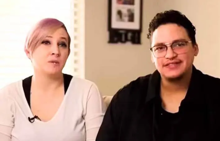 Transgender husband 6 माह का प्रेग्‍नेंट....बीबी कर रही उसकी देखभाल