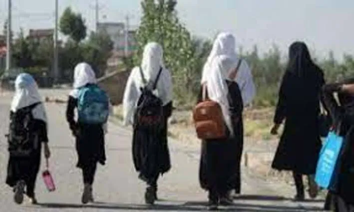 Afghanistan में छठी कक्षा पास करते ही सदमें में आ जाती हैं छात्राएं