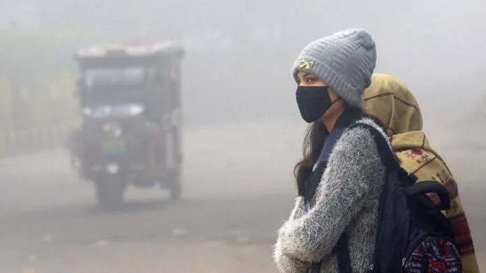 Weather News : धुंध में लिपटी दिल्ली, अभी और बढ़ेगी ठिठुरन