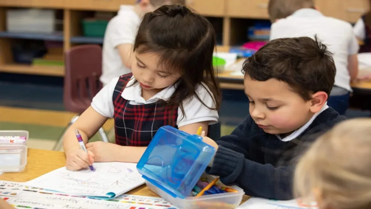 4 साल के बच्चे ने classmate को गिफ्ट किए 100-100 ग्राम के सोने के बिस्किट