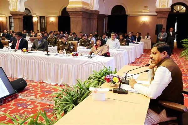 जोन और थानों की सीमाओं का युक्तियुक्तकरण जनप्रतिनिधियों की सहमति से किया जाए: CM डॉ यादव