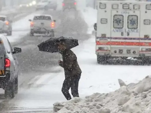 बर्फबारी का 82 साल का रिकॉर्ड टूटा