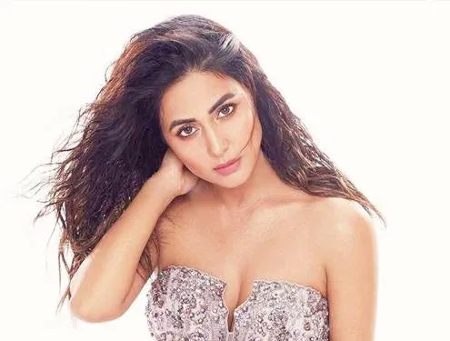 Hina Khan को नेचुरल स्किन से है प्यार