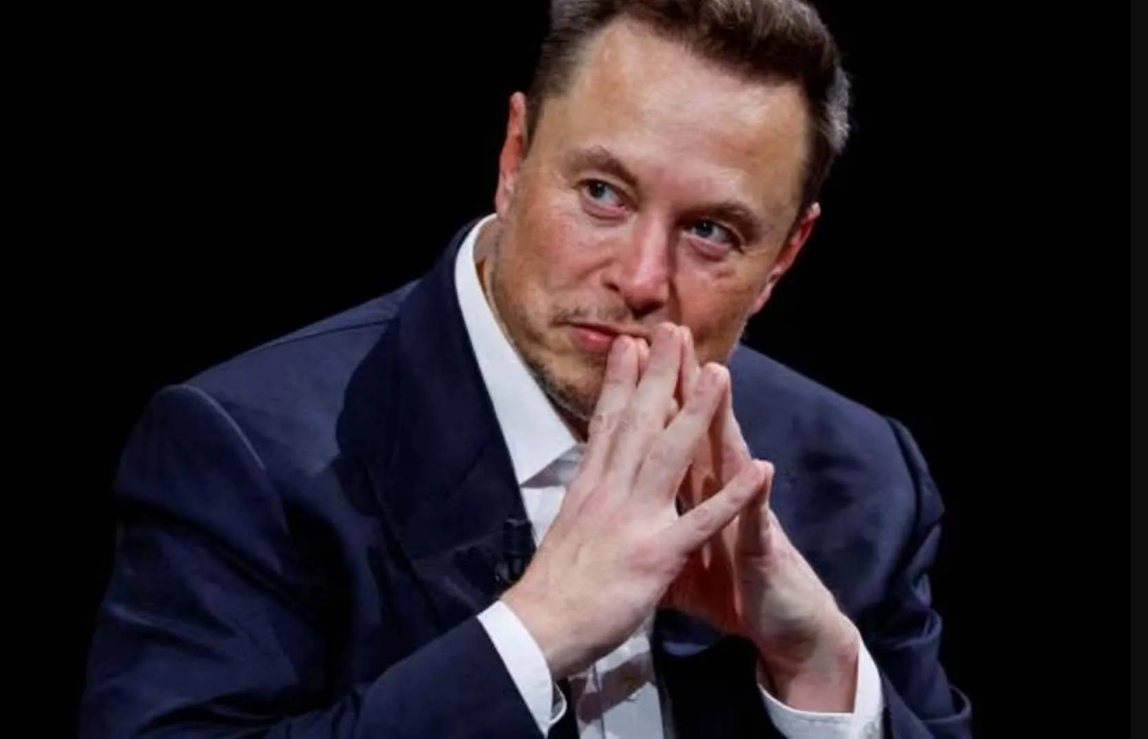 Elon Musk की कंपनी का कमाल, इंसान के दिमाग में लगी चिप से चलाया माउस