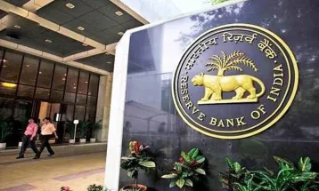 RBI ने कर्ज पर लगाई रोक,कंपनी ने कहा जांच में सहयोग करेंगे
