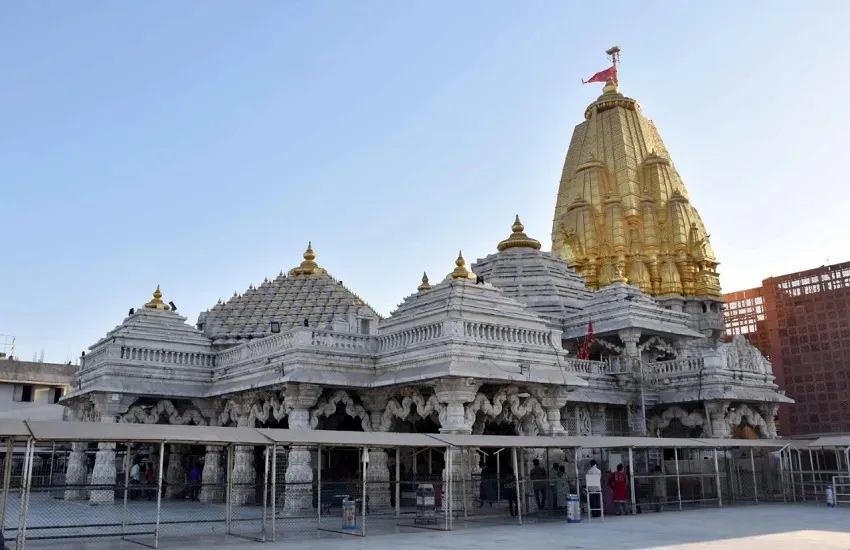 Chaitra Navratri के 7 दिनों में अंबाजी मंदिर को दान में मिला रु. 29 लाख का सोना