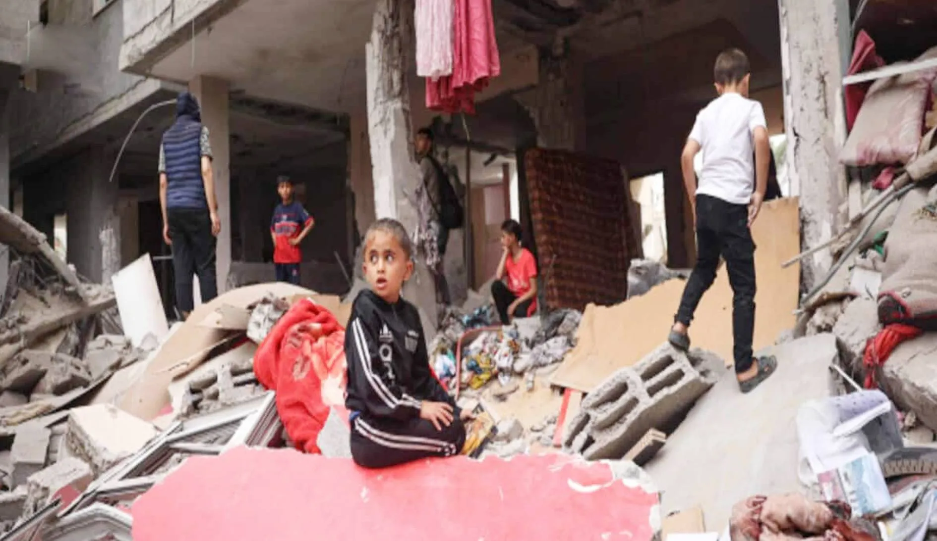 Rafah के तीन घरों पर इजरायली हवाई हमलों में 13 लोगों की मौत