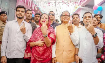 पूर्व सीएम Shivraj Singh Chauhan ने परिवार के साथ किया मतदान