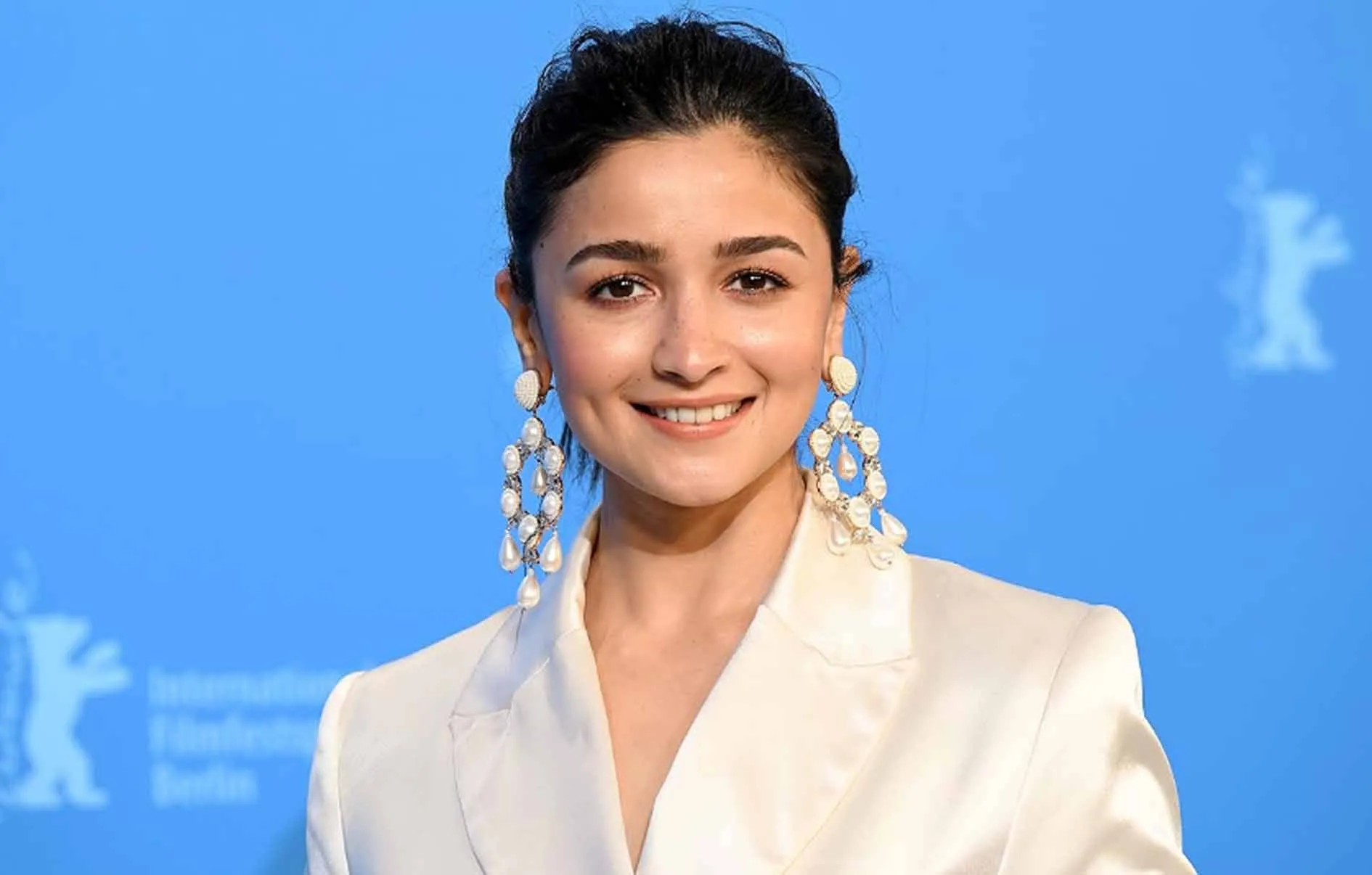 Alia ने इंस्टाग्राम पर मेट गाला लुक किया शेयर