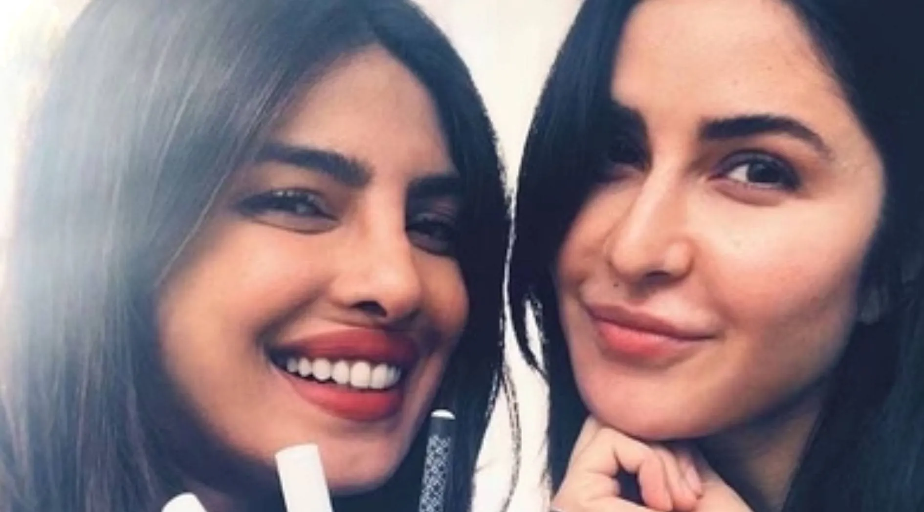 पुराना फोटो शेयर कर Priyanka ने पूछा- किसने ली ये तस्वीर?