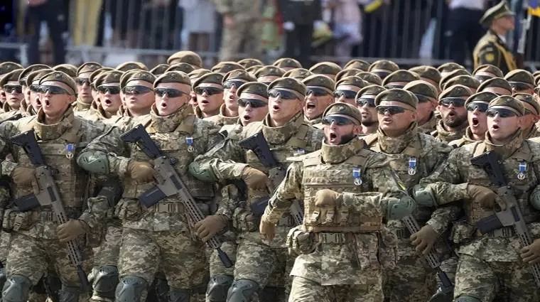 NATO Army रुस पर हमले को तैयार, तीन लाख सैनिक होंगे तैनात