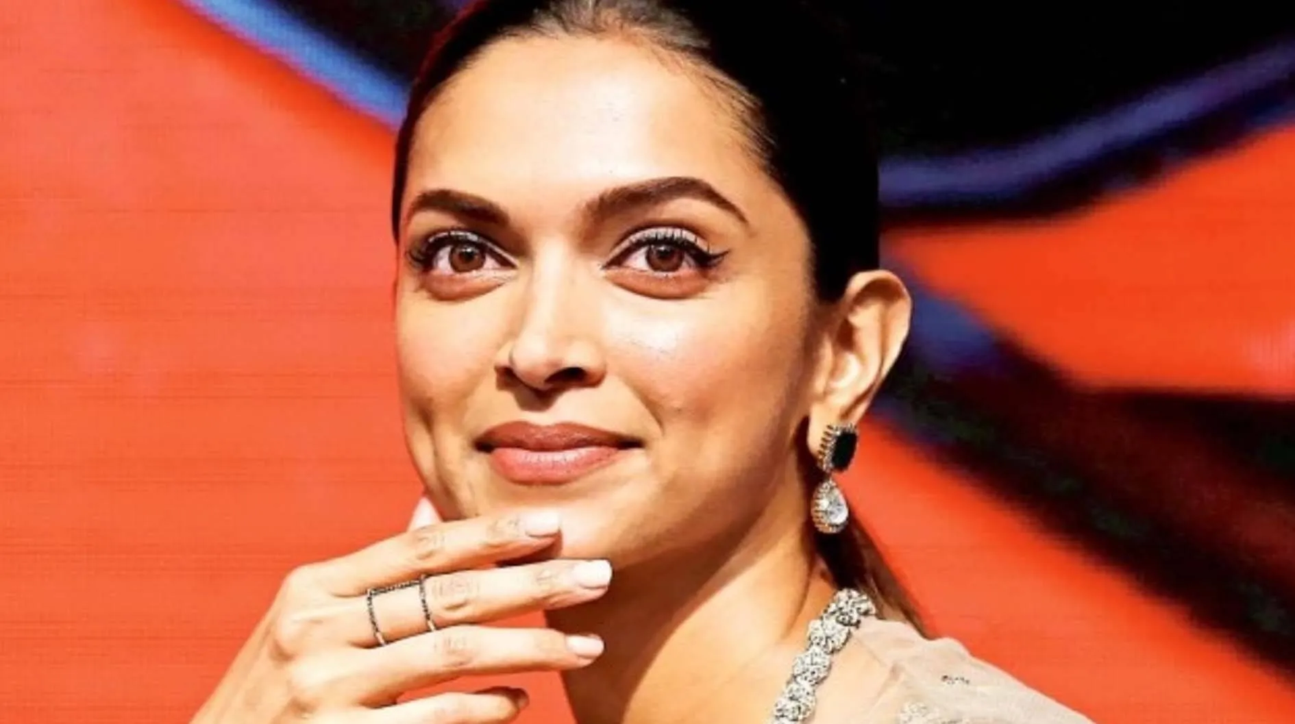 Deepika की 3 फिल्मों ने बाक्स आफिस पर कमाए 2550 करोड़