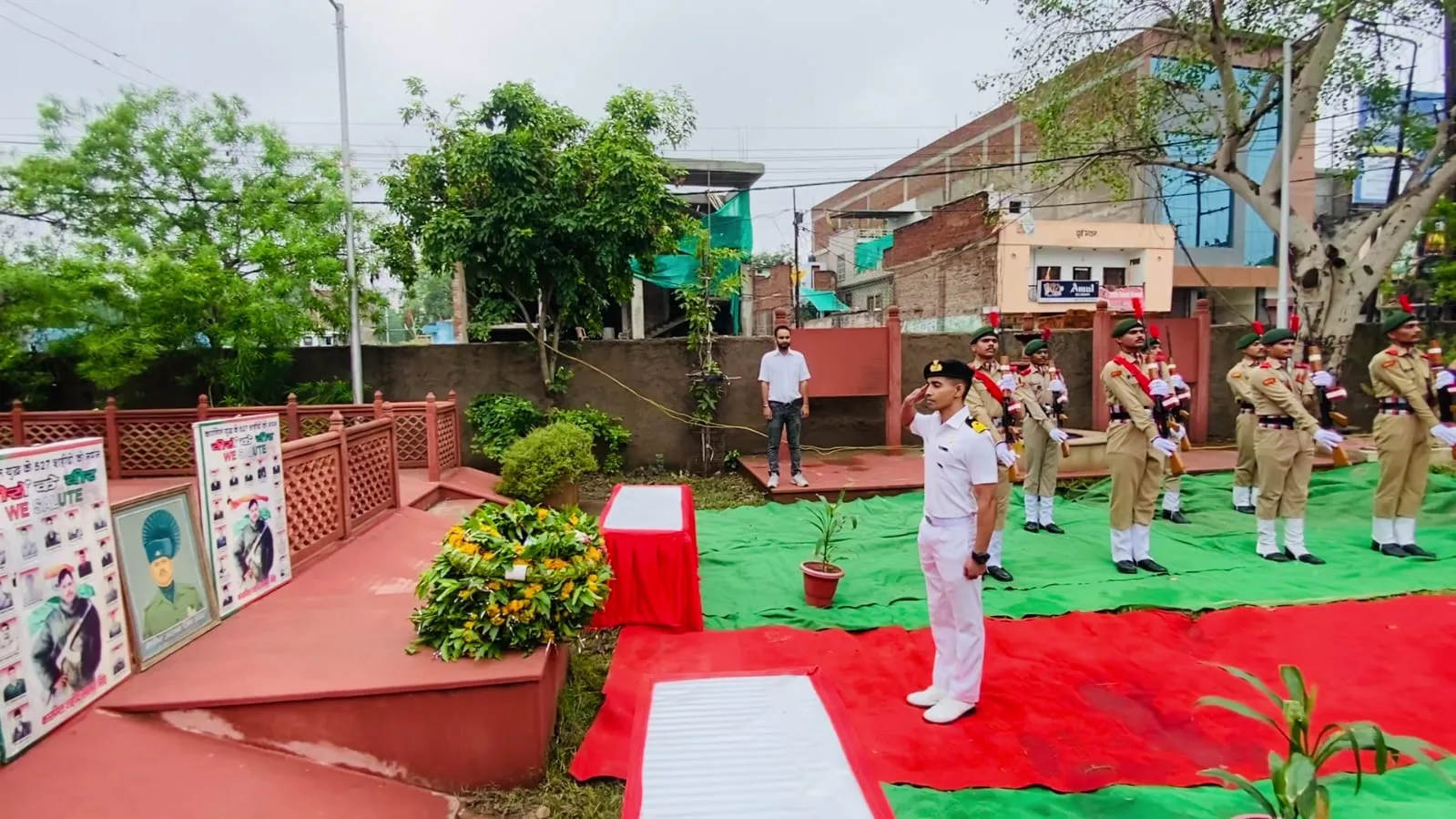 अमर शहीद कारगिल योद्धा हवलदार Sarman Singh Sengar का बलिदान दिवस पर एनसीसी कैडेट्स द्वारा श्रद्धा सुमन अर्पित कर नमन किया 