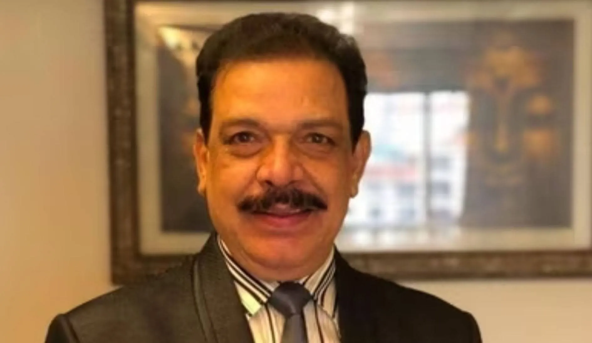 एक्टर्स गुटखा खाना, जुआ खेलना सिखा रहे हैं: Govind Namdev