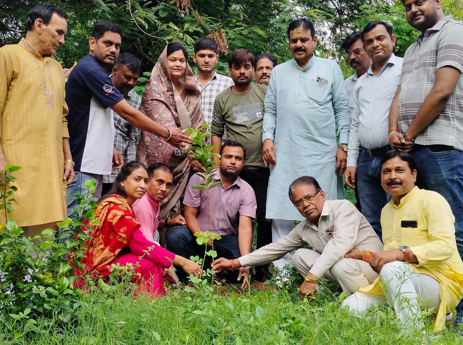 पर्यावरण संरक्षण के लिए पौधारोपण जरूरी तभी सुरक्षित रहेगी भावी पीढ़ी - Abhay Chaudhary