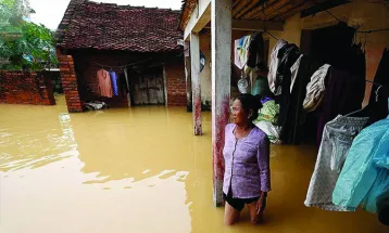 Vietnam में बाढ़ से 2 लोगों की मौत, 5 लापता