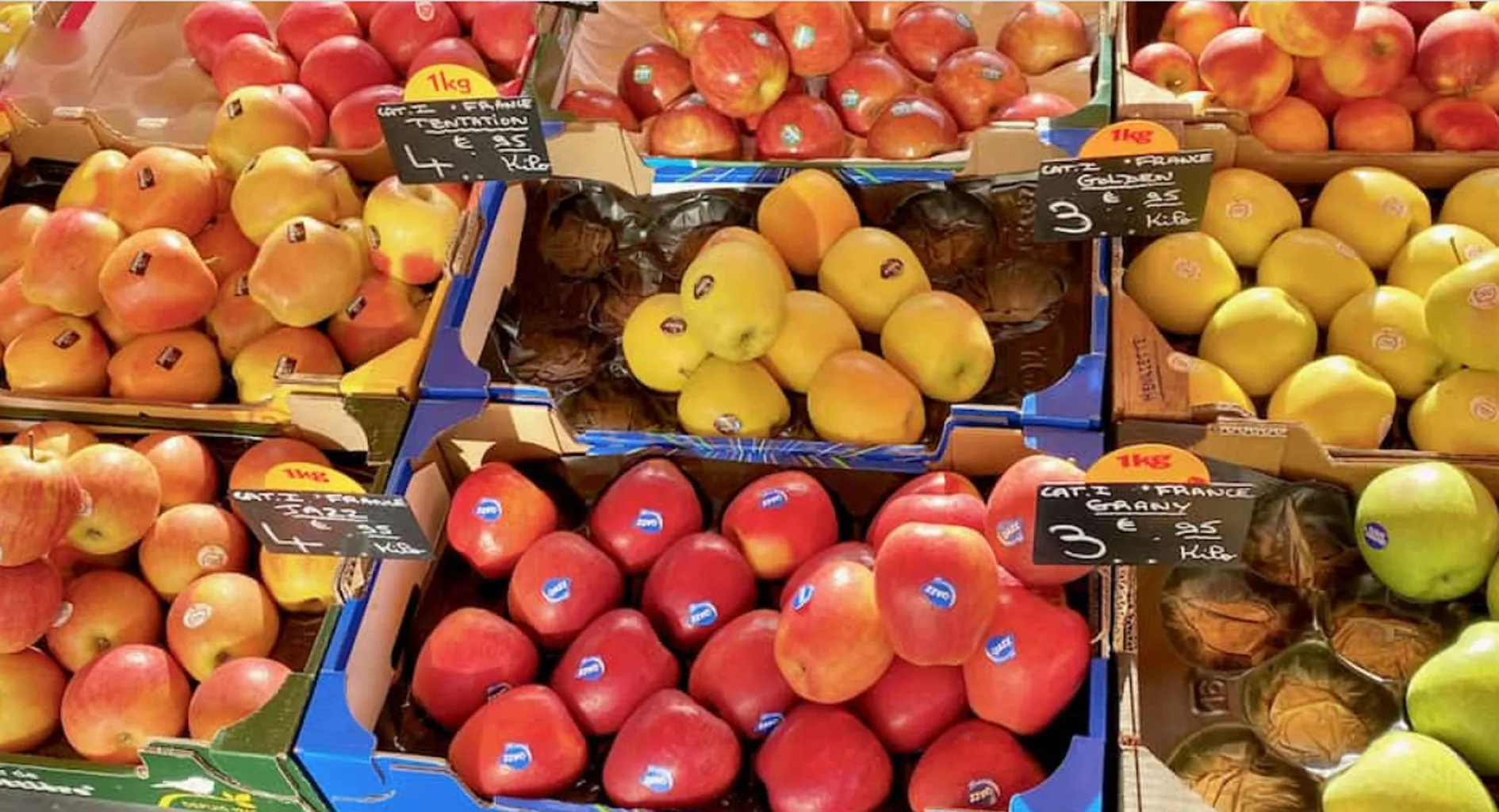 लोगों को नहीं मालूम स्टीकर लगे Apples And Oranges का मतलब