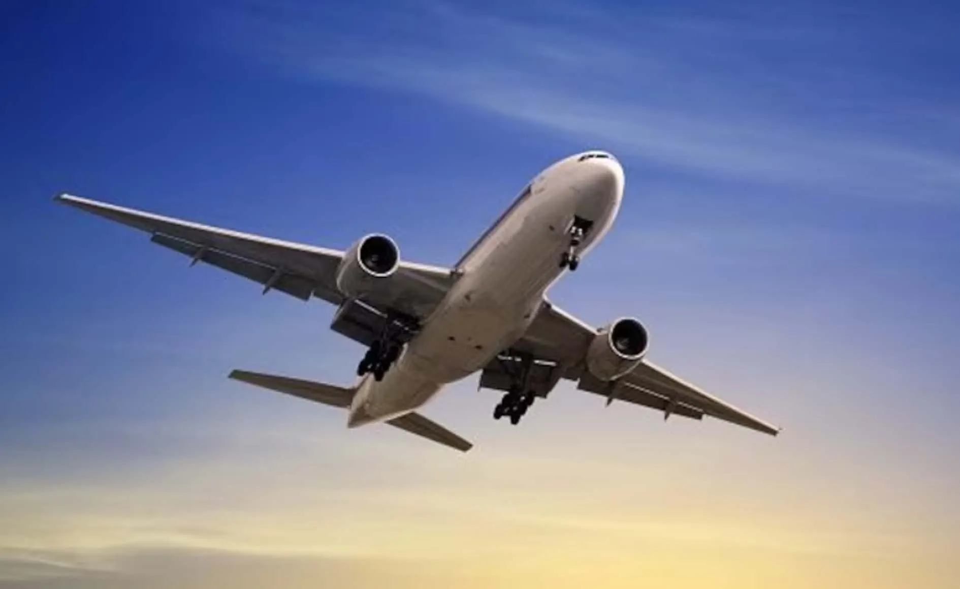 कैंची हुई गायब तो 36 उड़ानें हुईं रद्द