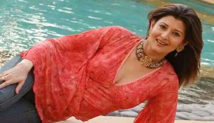 कॉन्टिनेंटल फूड का आनंद ले रही Sangeeta Bijlani