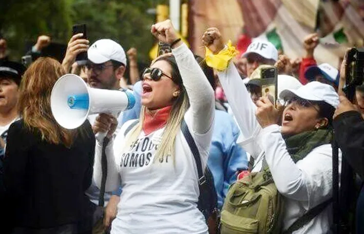 जजों के चुनाव मामले में Mexico की जनता सड़कों पर उतरी