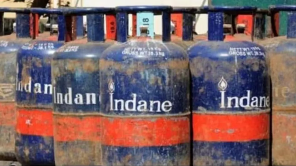 Commercial LPG Cylinder की कीमत 48 रुपए तक बढ़ी