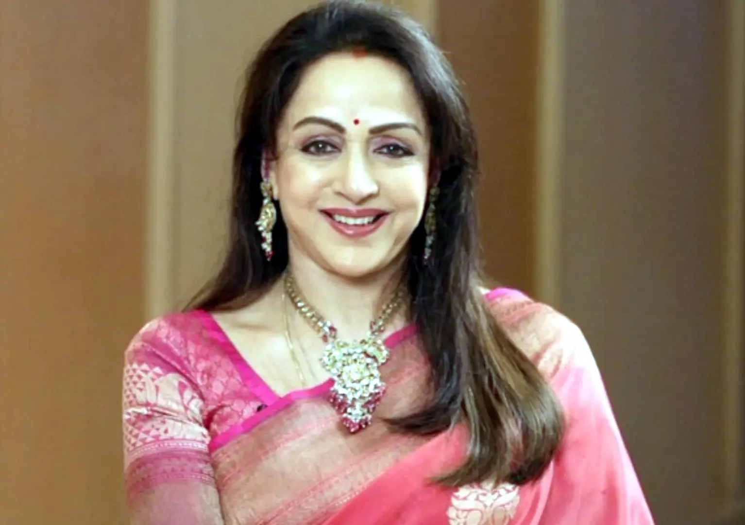 मेरे पास देव साहब की बहुत प्यारी यादें हैं : Hema Malini