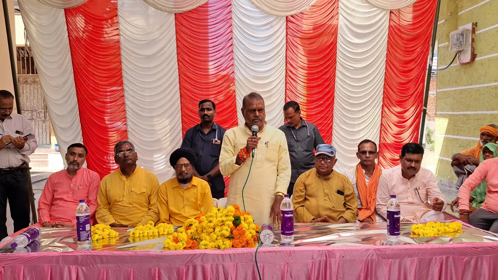 लश्कर क्षेत्र की बस्तियों के विकास के लिए धन की कमी नहीं आने दी जायेगी: Minister Kushwaha