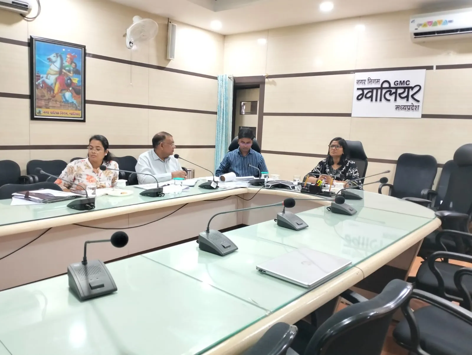 शहर में वायु प्रदूषण पर प्रभावी नियंत्रण के लिए कारगर कदम उठाएँ – Collector Mrs. Chauhan