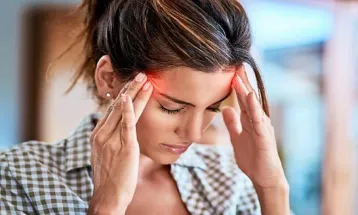 Migraine के प्रमुख कारणों में तनाव और हार्मोनल बदलाव