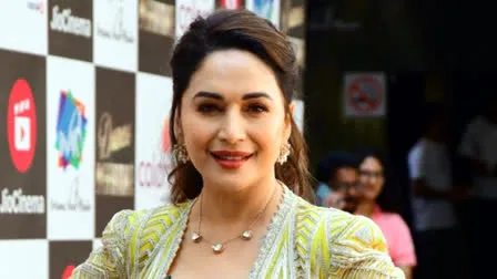 Madhuri ने की मराठी फिल्म पाणी की प्रशंसा तो प्रियंका ने जताया आभार