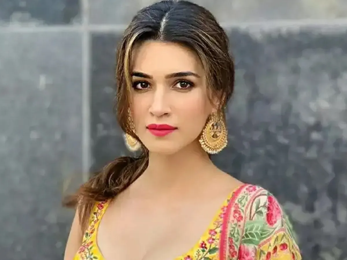 Kriti Sanon ने रूमर्ड बॉयफ्रेंड के साथ मनाया दीवाली का जश्न