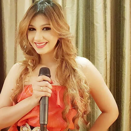 नरेंद्र मोदी स्टेडियम में कोल्डप्ले के साथ मंच पर प्रस्तुति देंगी Jasleen