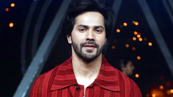 The Great Indian Kapil Show में नजर आए वरुण, जमकर की मस्ती