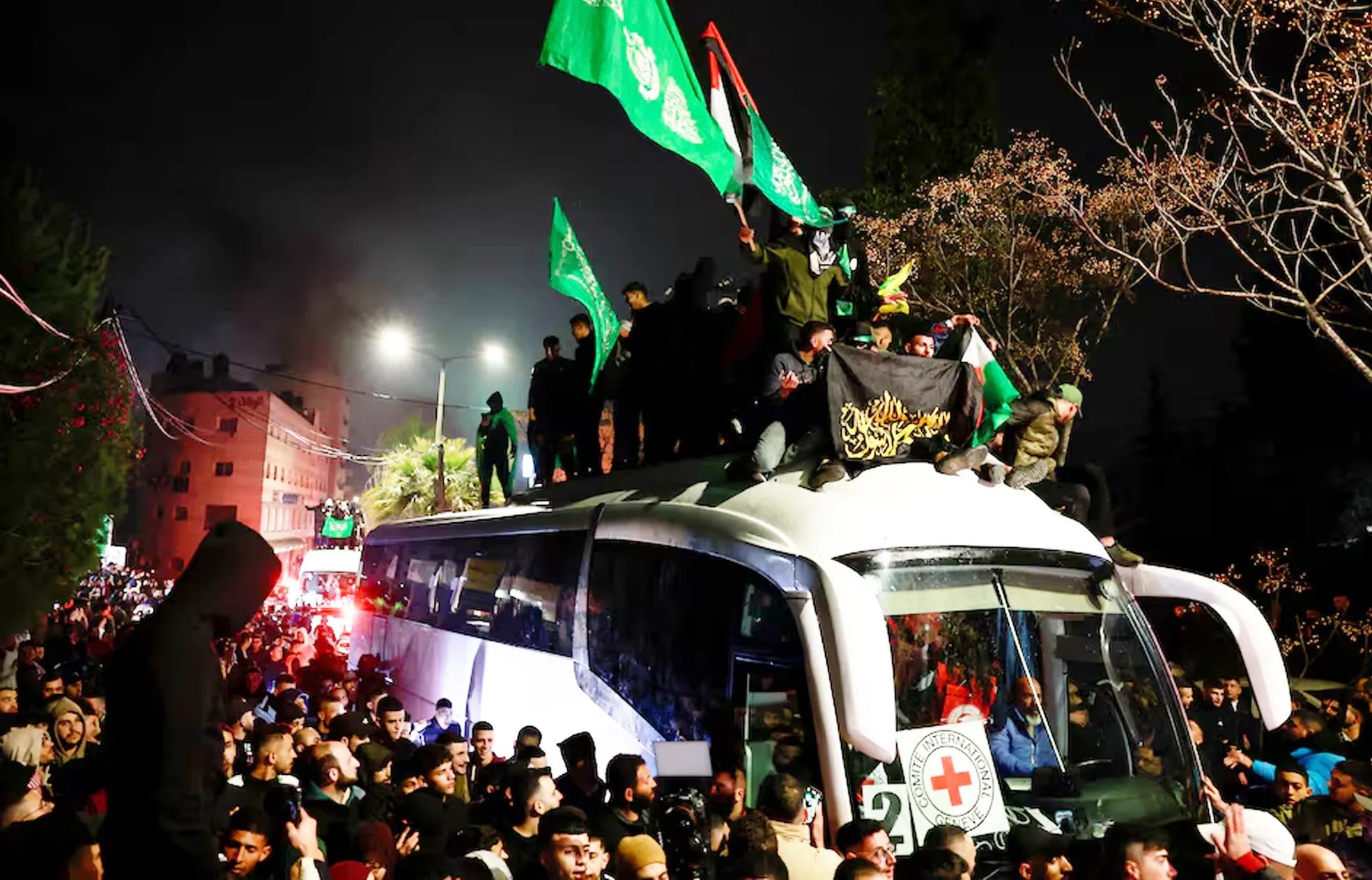 दोस्ती या दुश्मनी दोनों में दो कदम आगे है इजरायल, 3 के बदले 90 Palestinian कैदियों को किया रिहा