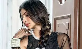 अपने पति को बहुत मिस कर रही है Mouni Roy