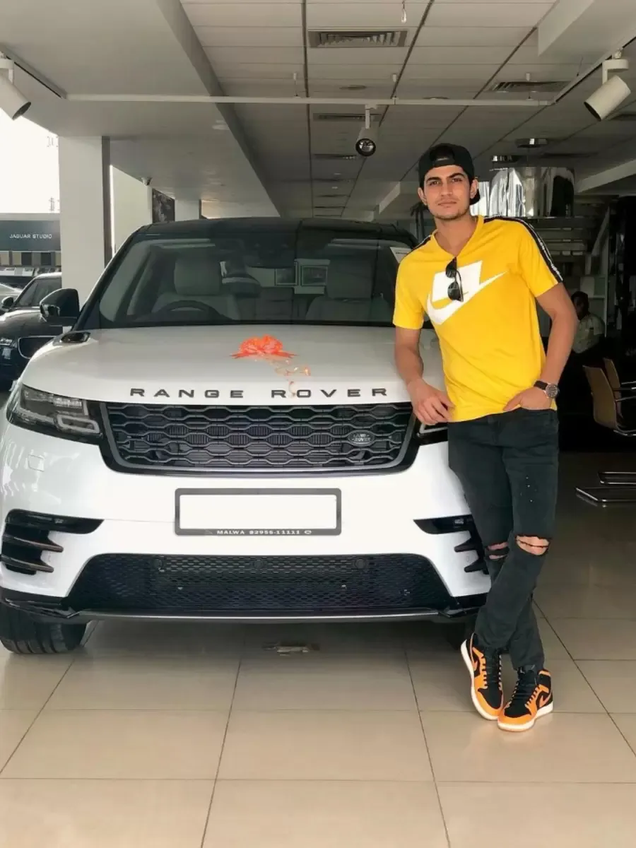 लक्जरी कारों के भी शौकीन हैं Shubhman