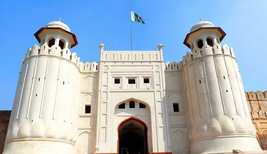 Pakistan भी चला अमेरिकी के नक्शे-कदम पर, सैकड़ों अफगानियों को वापस भेजेगा