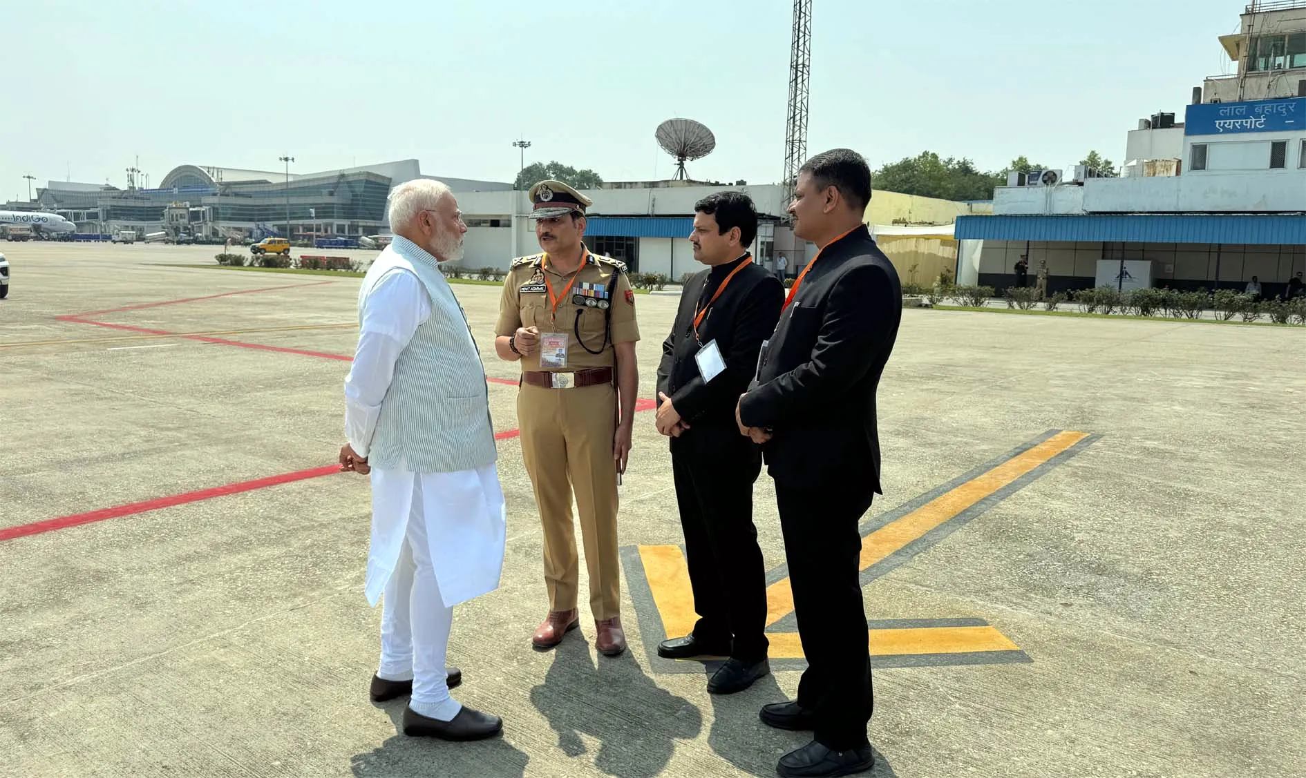 Prime Minister Narendra Modi वाराणसी पहुंचे, एयरपोर्ट पर ही छात्रा रेप मामले में जताई नाराजगी