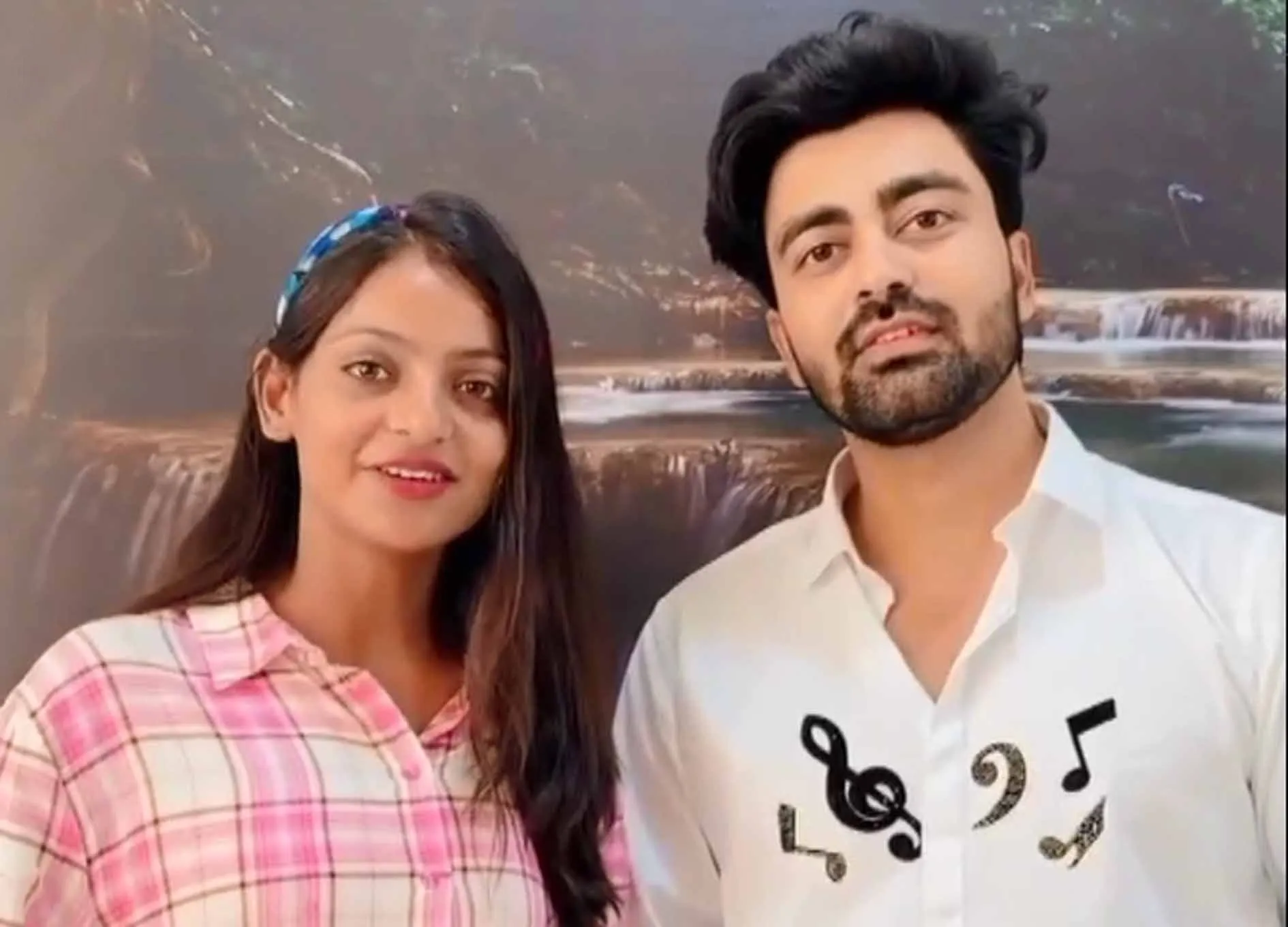 म्यूजिक वीडियो में नजर आएगी नीली आंखों वाली Monalisa