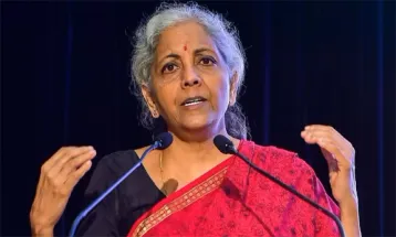 बैंकिंग सेवाओं में कोई रुकावट नहीं होनी चाहिए: Finance Minister